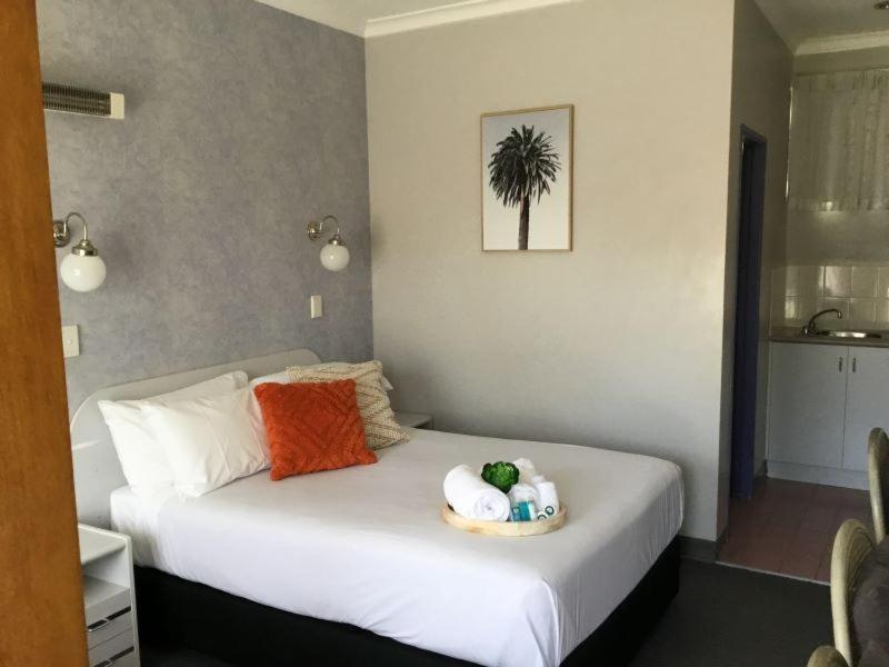 South Pacific Palms Motor Inn Tuncurry Exterior foto